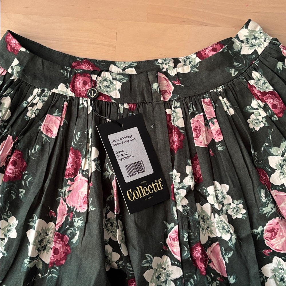 NWT Collectif Size UK 12/ US 8 Swing Skirt Green with Floral Pattern - Picture 7 of 10